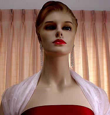 a beautiful VINTAGE COSTUME ESTATE ANTIQUE JEWELRY EARRINGS unsigned