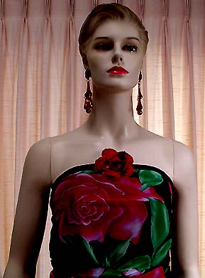 a beautiful VINTAGE COSTUME ESTATE ANTIQUE JEWELRY EARRINGS unsigned
