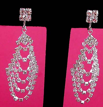 a beautiful VINTAGE COSTUME ESTATE ANTIQUE JEWELRY EARRINGS unsigned
