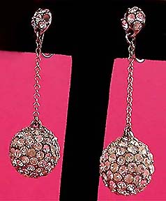 a beautiful VINTAGE COSTUME ESTATE ANTIQUE JEWELRY EARRINGS unsigned