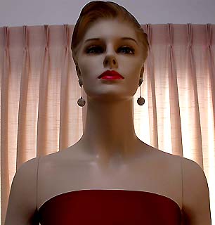 a beautiful VINTAGE COSTUME ESTATE ANTIQUE JEWELRY EARRINGS unsigned