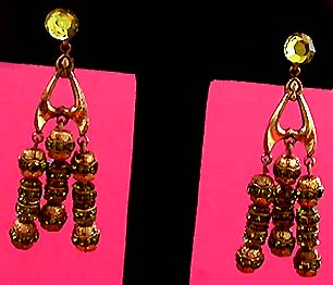 a beautiful VINTAGE COSTUME ESTATE ANTIQUE JEWELRY EARRINGS unsigned