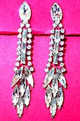 a beautiful VINTAGE COSTUME ESTATE ANTIQUE JEWELRY EARRINGS Weiss