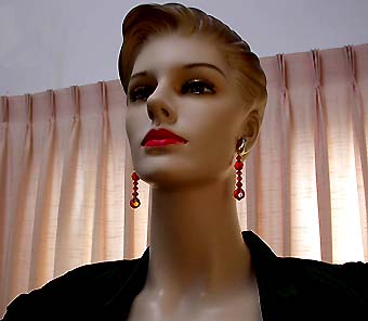 a beautiful VINTAGE COSTUME ESTATE ANTIQUE JEWELRY EARRINGS unsigned