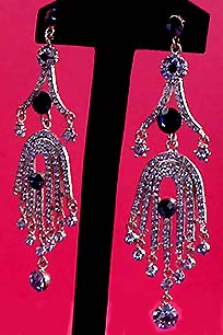 a beautiful VINTAGE COSTUME ESTATE ANTIQUE JEWELRY EARRINGS unsigned