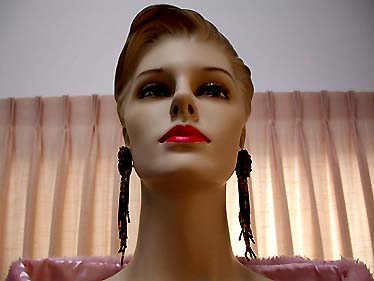 a beautiful VINTAGE COSTUME ESTATE ANTIQUE JEWELRY EARRINGS unsigned