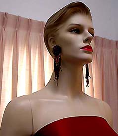 a beautiful VINTAGE COSTUME ESTATE ANTIQUE JEWELRY EARRINGS unsigned