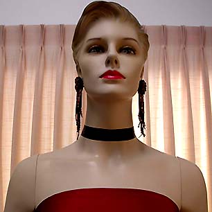 a beautiful VINTAGE COSTUME ESTATE ANTIQUE JEWELRY EARRINGS unsigned