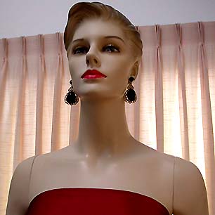 a beautiful VINTAGE COSTUME ESTATE ANTIQUE JEWELRY EARRINGS unsigned