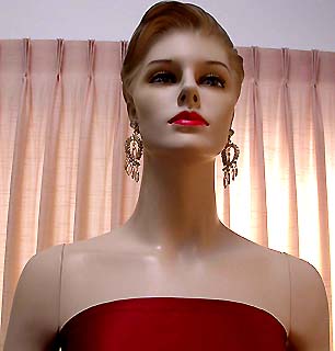 a beautiful VINTAGE COSTUME ESTATE ANTIQUE JEWELRY EARRINGS unsigned