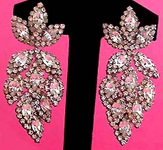 a beautiful VINTAGE COSTUME ESTATE ANTIQUE JEWELRY EARRINGS unsigned