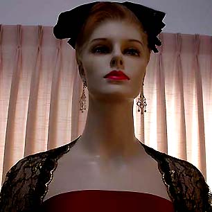 a beautiful VINTAGE COSTUME ESTATE ANTIQUE JEWELRY EARRINGS unsigned