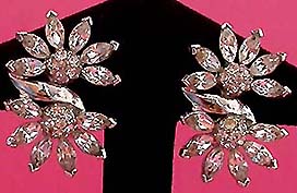a beautiful VINTAGE COSTUME ESTATE ANTIQUE JEWELRY EARRINGS unsigned