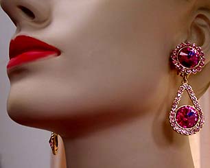 a beautiful VINTAGE COSTUME ESTATE ANTIQUE JEWELRY EARRINGS unsigned