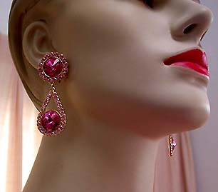 a beautiful VINTAGE COSTUME ESTATE ANTIQUE JEWELRY EARRINGS unsigned