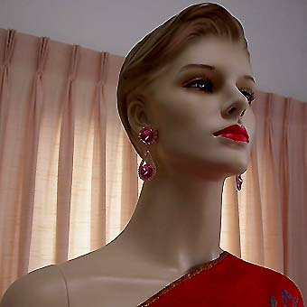 a beautiful VINTAGE COSTUME ESTATE ANTIQUE JEWELRY EARRINGS unsigned