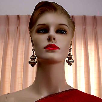 a beautiful VINTAGE COSTUME ESTATE ANTIQUE JEWELRY EARRINGS unsigned