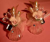 a beautiful VINTAGE COSTUME ESTATE ANTIQUE JEWELRY EARRINGS unsigned