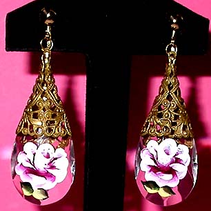a beautiful VINTAGE COSTUME ESTATE ANTIQUE JEWELRY EARRINGS unsigned