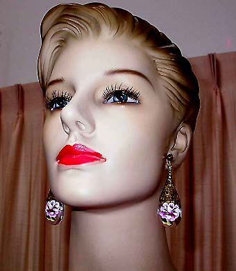 a beautiful VINTAGE COSTUME ESTATE ANTIQUE JEWELRY EARRINGS unsigned