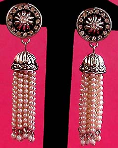 a beautiful VINTAGE COSTUME ESTATE ANTIQUE JEWELRY EARRINGS unsigned