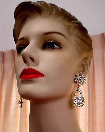a beautiful VINTAGE COSTUME ESTATE ANTIQUE JEWELRY EARRINGS unsigned