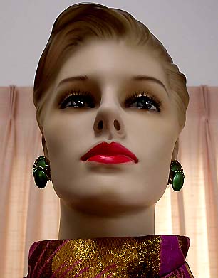 a beautiful VINTAGE COSTUME ESTATE ANTIQUE JEWELRY EARRINGS unsigned