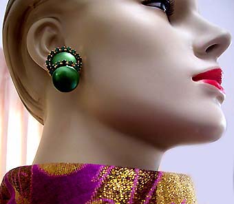 a beautiful VINTAGE COSTUME ESTATE ANTIQUE JEWELRY EARRINGS unsigned
