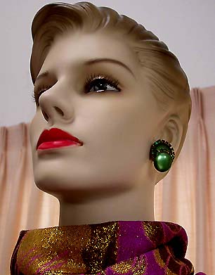 a beautiful VINTAGE COSTUME ESTATE ANTIQUE JEWELRY EARRINGS unsigned