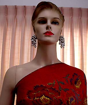 a beautiful VINTAGE COSTUME ESTATE ANTIQUE JEWELRY EARRINGS unsigned