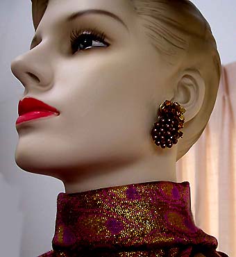 a beautiful VINTAGE COSTUME ESTATE ANTIQUE JEWELRY EARRINGS unsigned