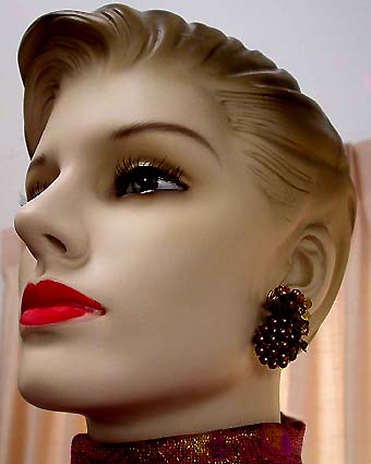 a beautiful VINTAGE COSTUME ESTATE ANTIQUE JEWELRY EARRINGS unsigned