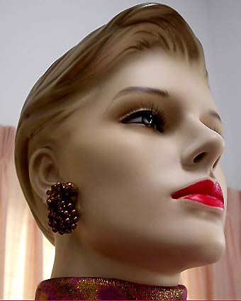 a beautiful VINTAGE COSTUME ESTATE ANTIQUE JEWELRY EARRINGS unsigned