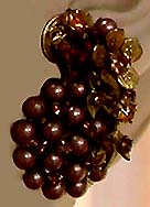 a beautiful VINTAGE COSTUME ESTATE ANTIQUE JEWELRY EARRINGS unsigned