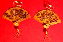 a beautiful VINTAGE COSTUME ESTATE ANTIQUE JEWELRY EARRINGS unsigned