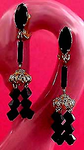 a beautiful VINTAGE COSTUME ESTATE ANTIQUE JEWELRY EARRINGS unsigned