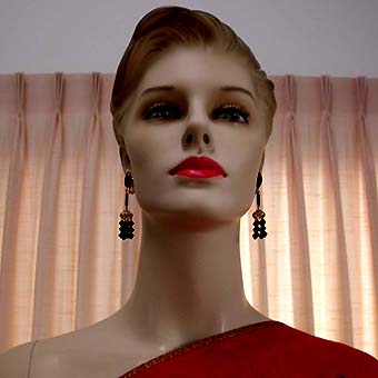 a beautiful VINTAGE COSTUME ESTATE ANTIQUE JEWELRY EARRINGS unsigned