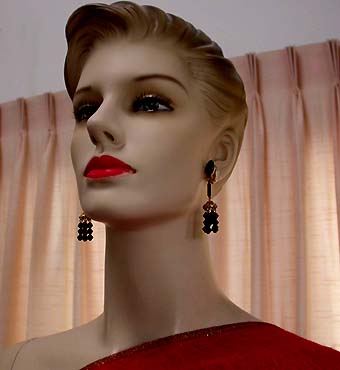 a beautiful VINTAGE COSTUME ESTATE ANTIQUE JEWELRY EARRINGS unsigned