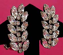 a beautiful VINTAGE COSTUME ESTATE ANTIQUE JEWELRY EARRINGS unsigned