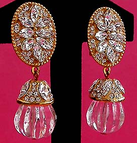 a beautiful VINTAGE COSTUME ESTATE ANTIQUE JEWELRY EARRINGS unsigned