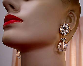 a beautiful VINTAGE COSTUME ESTATE ANTIQUE JEWELRY EARRINGS unsigned