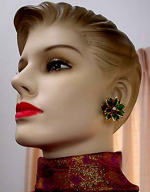 a beautiful VINTAGE COSTUME ESTATE ANTIQUE JEWELRY EARRINGS unsigned