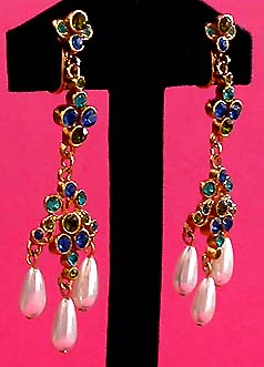a beautiful VINTAGE COSTUME ESTATE ANTIQUE JEWELRY EARRINGS unsigned