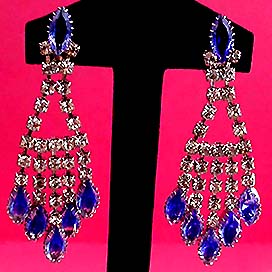 a beautiful VINTAGE COSTUME ESTATE ANTIQUE JEWELRY EARRINGS unsigned