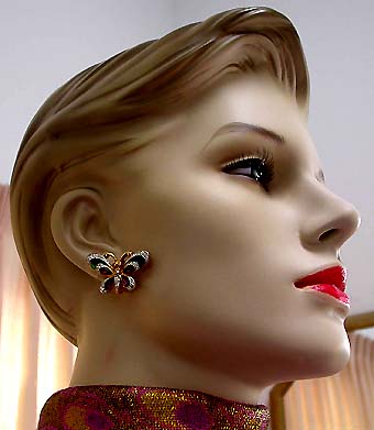 a beautiful VINTAGE COSTUME ESTATE ANTIQUE JEWELRY EARRINGS unsigned