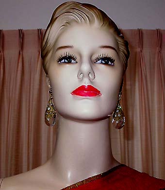 a beautiful VINTAGE COSTUME ESTATE ANTIQUE JEWELRY EARRINGS unsigned