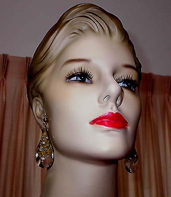 a beautiful VINTAGE COSTUME ESTATE ANTIQUE JEWELRY EARRINGS unsigned