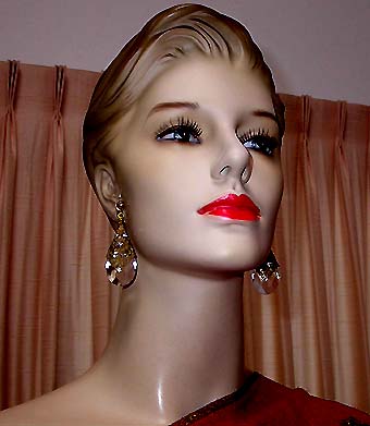 a beautiful VINTAGE COSTUME ESTATE ANTIQUE JEWELRY EARRINGS unsigned