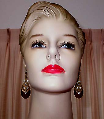 a beautiful VINTAGE COSTUME ESTATE ANTIQUE JEWELRY EARRINGS unsigned