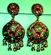 a beautiful VINTAGE COSTUME ESTATE ANTIQUE JEWELRY EARRINGS unsigned